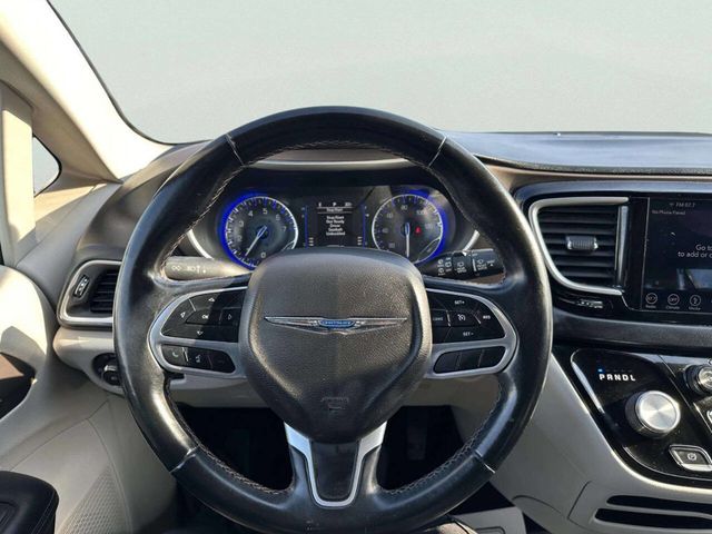 2018 Chrysler Pacifica Touring L FWD - 22959334 - 16