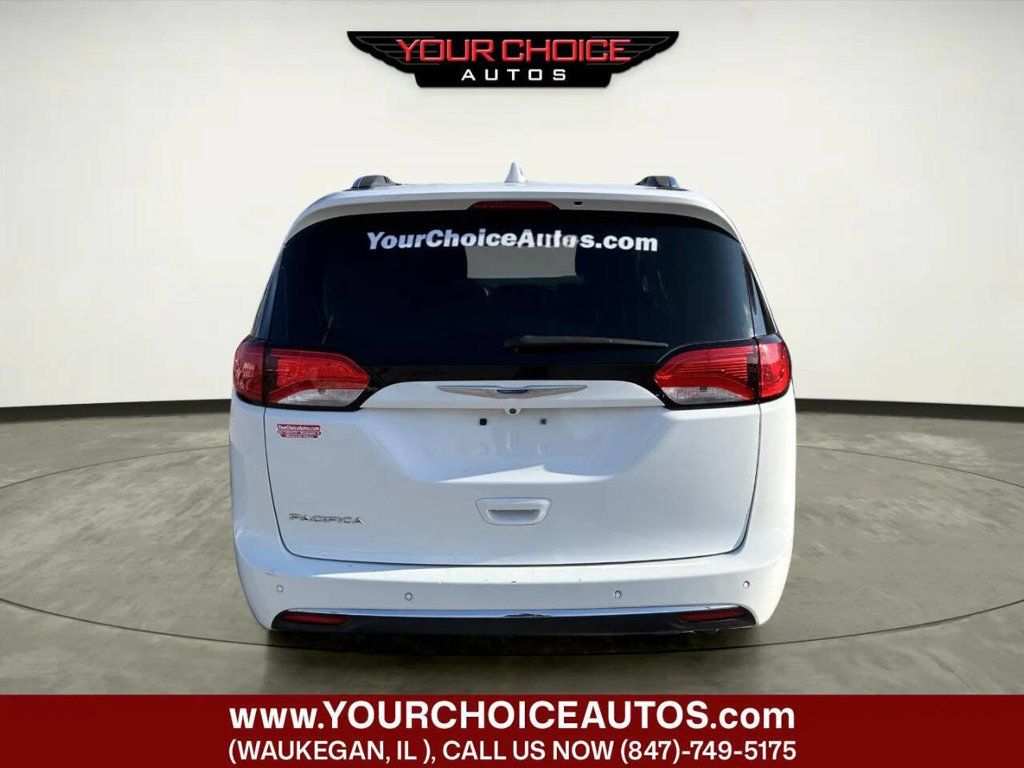 2018 Chrysler Pacifica Touring L FWD - 22959334 - 3