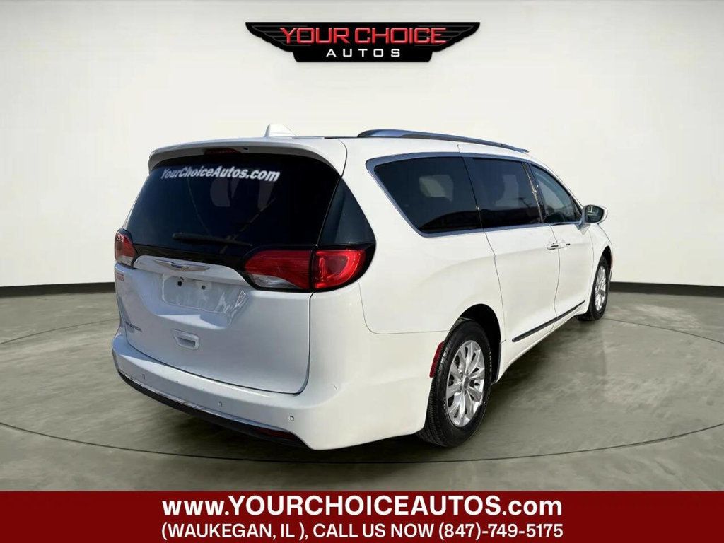 2018 Chrysler Pacifica Touring L FWD - 22959334 - 4