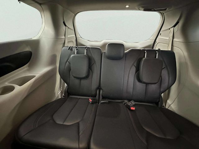 2018 Chrysler Pacifica Touring L FWD - 23015331 - 11