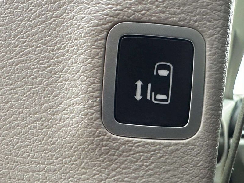 2018 Chrysler Pacifica Touring L FWD - 23015331 - 12