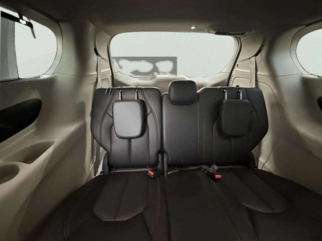 2018 Chrysler Pacifica Touring L FWD - 23015331 - 21