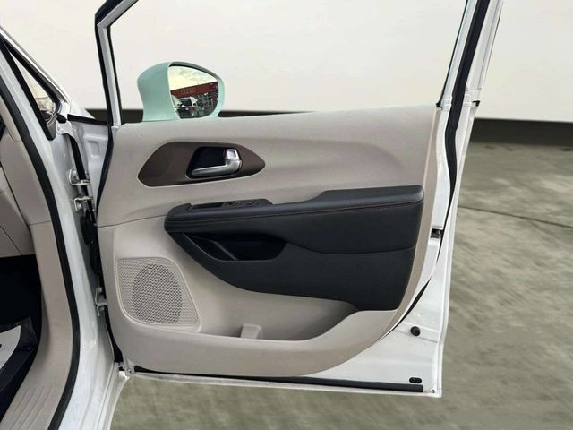 2018 Chrysler Pacifica Touring L FWD - 23015331 - 23