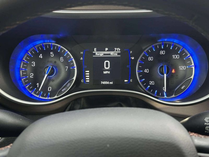 2018 Chrysler Pacifica Touring L FWD - 23015331 - 25