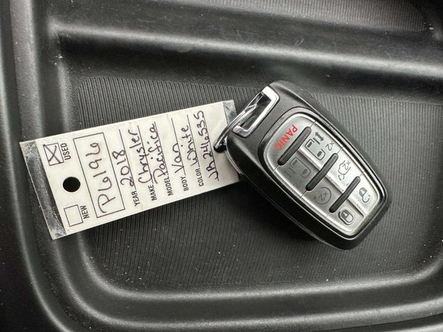 2018 Chrysler Pacifica Touring L FWD - 23015331 - 32