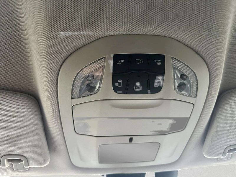 2018 Chrysler Pacifica Touring L FWD - 23015331 - 33