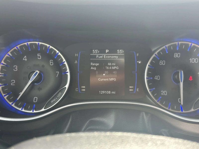 2018 Chrysler Pacifica Touring L FWD - 23032536 - 25