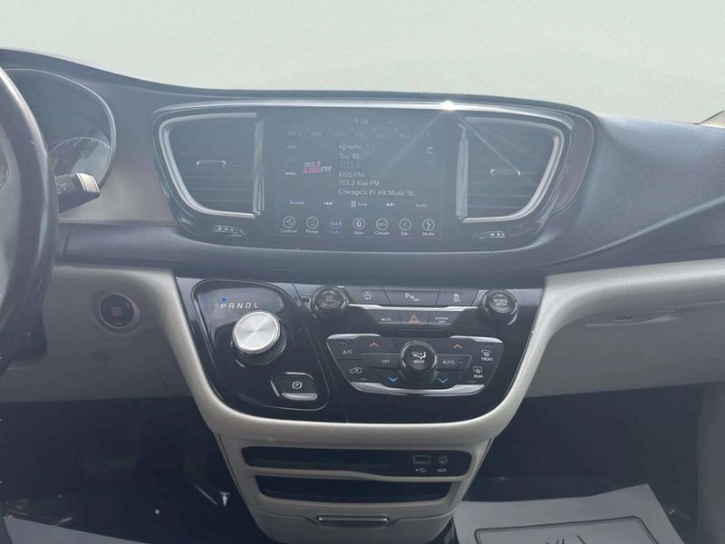 2018 Chrysler Pacifica Touring L FWD - 23032536 - 27