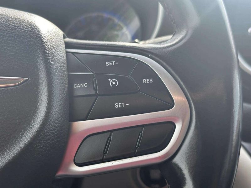 2018 Chrysler Pacifica Touring L FWD - 23032536 - 29