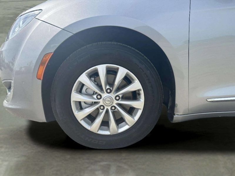 2018 Chrysler Pacifica Touring L FWD - 23032536 - 33