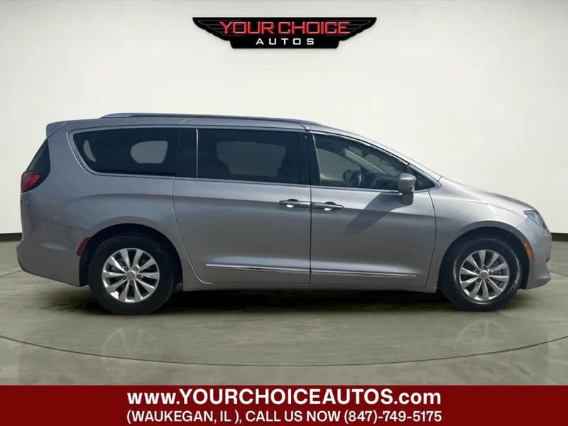 2018 Chrysler Pacifica Touring L FWD - 23032536 - 5