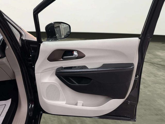 2018 Chrysler Pacifica Touring L FWD - 23036121 - 16