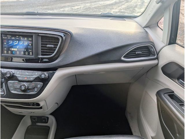 2018 Chrysler Pacifica Touring L FWD - 22960642 - 25