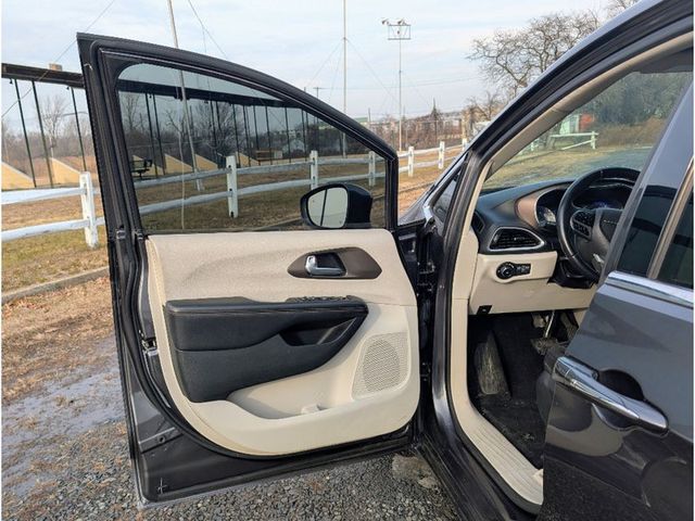 2018 Chrysler Pacifica Touring L FWD - 22960642 - 7