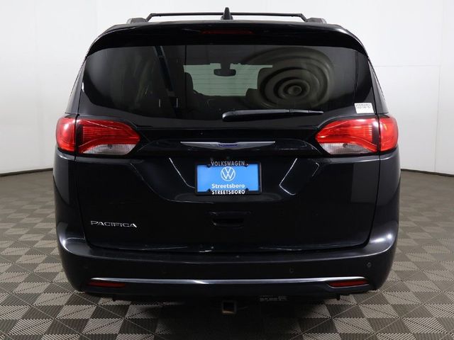 2018 Chrysler Pacifica Touring L FWD - 23024235 - 11