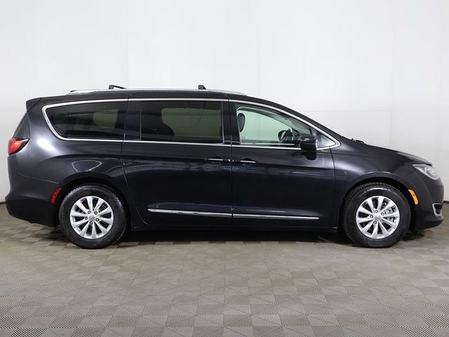 2018 Chrysler Pacifica Touring L FWD - 23024235 - 17