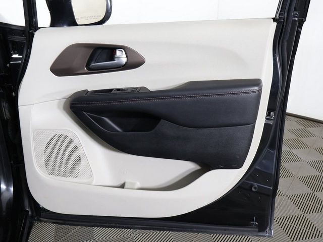 2018 Chrysler Pacifica Touring L FWD - 23024235 - 23