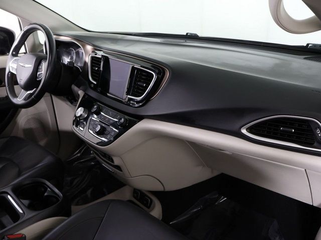 2018 Chrysler Pacifica Touring L FWD - 23024235 - 25