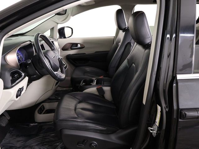 2018 Chrysler Pacifica Touring L FWD - 23024235 - 26