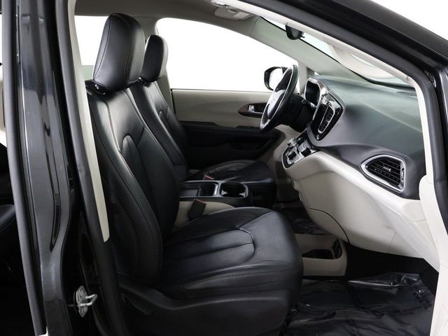 2018 Chrysler Pacifica Touring L FWD - 23024235 - 27