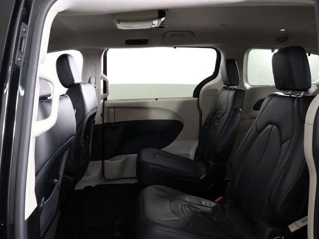 2018 Chrysler Pacifica Touring L FWD - 23024235 - 31