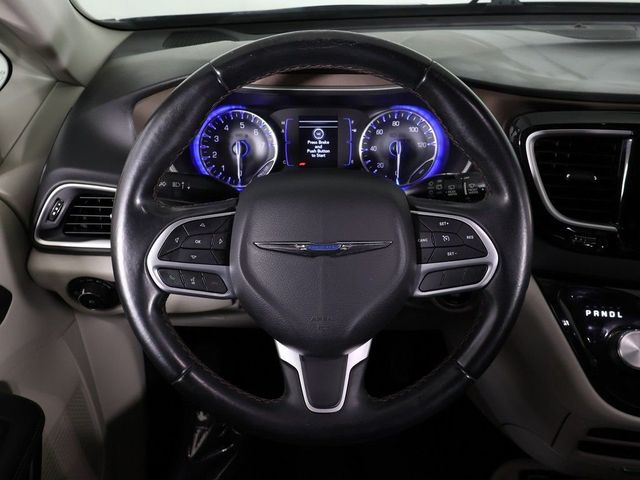 2018 Chrysler Pacifica Touring L FWD - 23024235 - 39