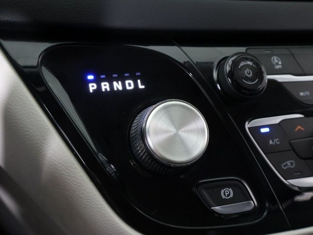 2018 Chrysler Pacifica Touring L FWD - 23024235 - 51