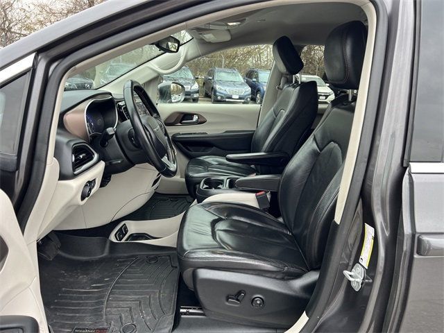 2018 Chrysler Pacifica Touring L FWD - 22959460 - 11