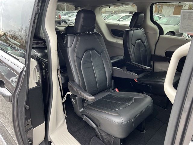 2018 Chrysler Pacifica Touring L FWD - 22959460 - 16