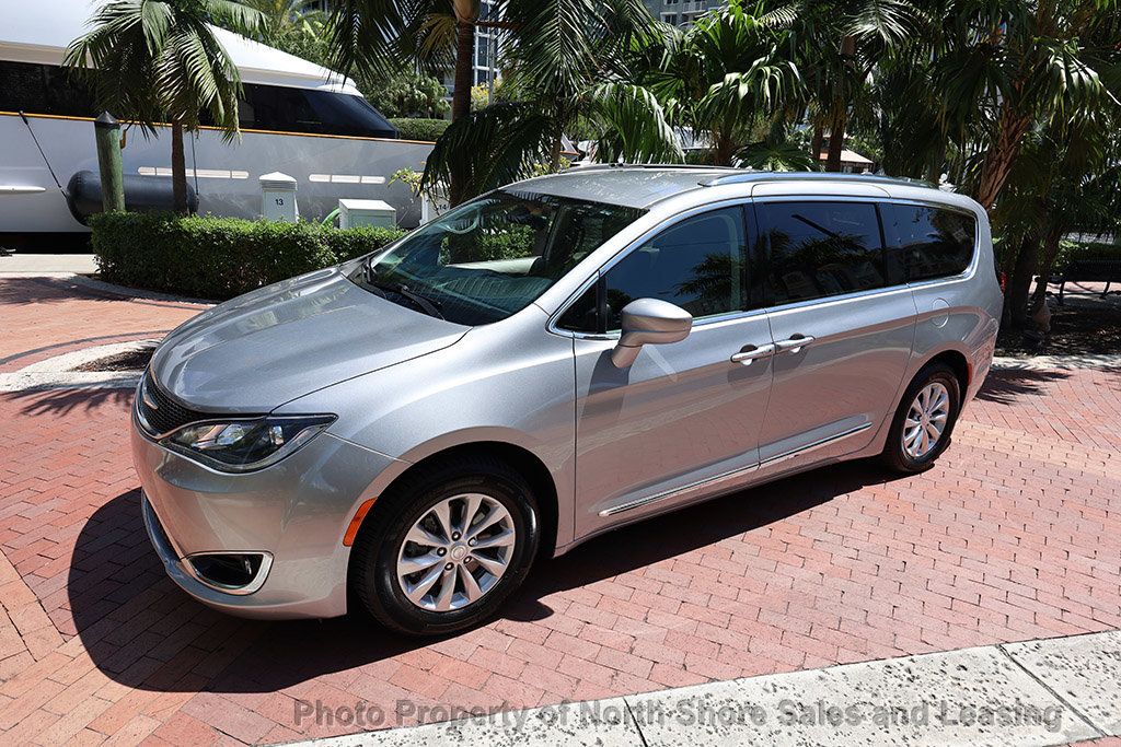 2018 Chrysler Pacifica Touring L FWD - 22426698 - 13