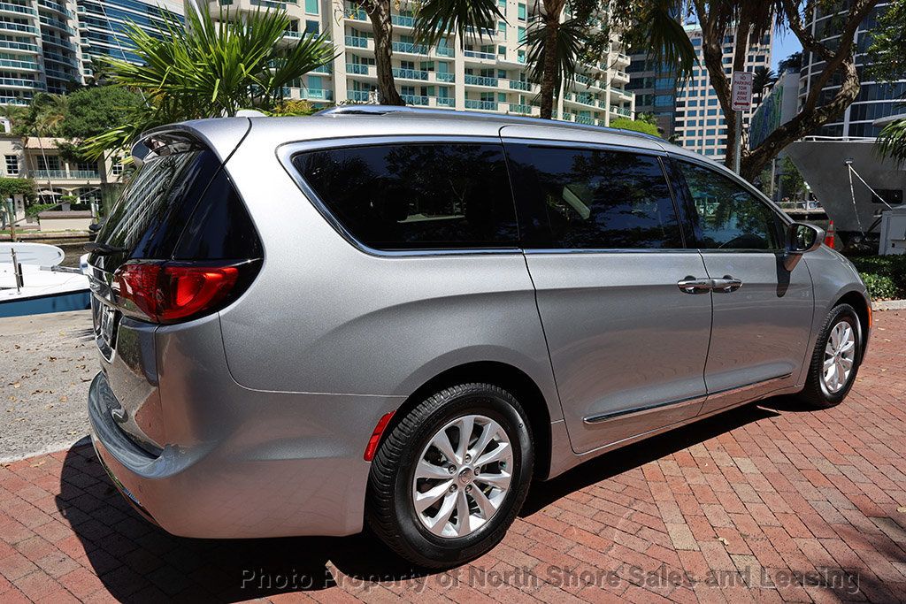 2018 Chrysler Pacifica Touring L FWD - 22426698 - 18