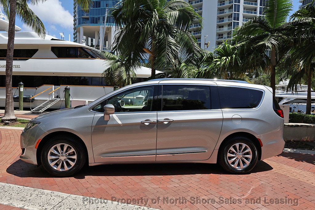 2018 Chrysler Pacifica Touring L FWD - 22426698 - 24