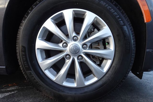 2018 Chrysler Pacifica Touring L FWD - 22943762 - 9