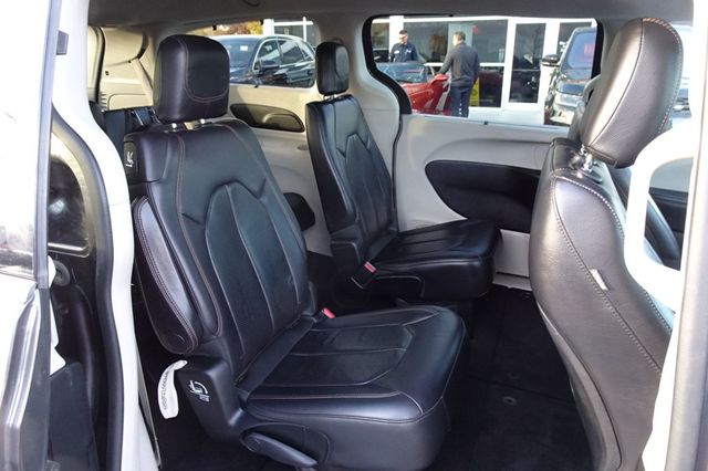 2018 Chrysler Pacifica Touring L FWD - 22943762 - 11