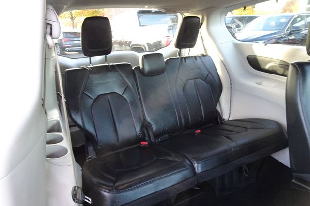 2018 Chrysler Pacifica Touring L FWD - 22943762 - 12