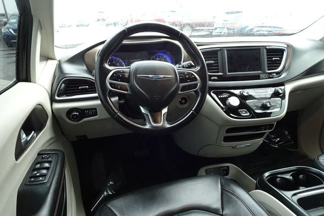 2018 Chrysler Pacifica Touring L FWD - 22951907 - 15