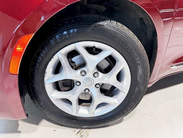 2018 Chrysler Pacifica Touring L Plus FWD - 22912523 - 1