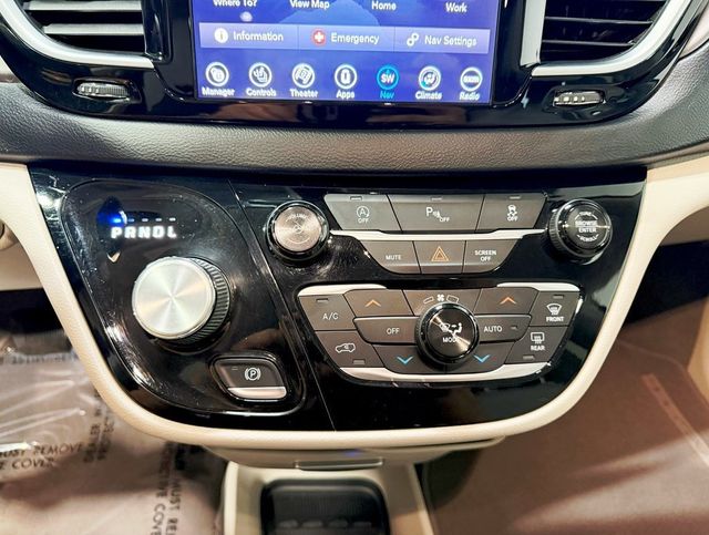 2018 Chrysler Pacifica Touring L Plus FWD - 22912523 - 20