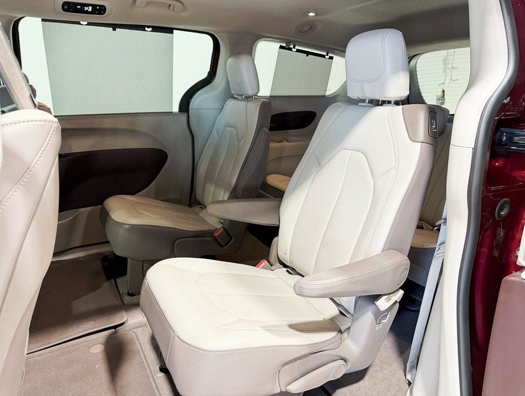 2018 Chrysler Pacifica Touring L Plus FWD - 22912523 - 33