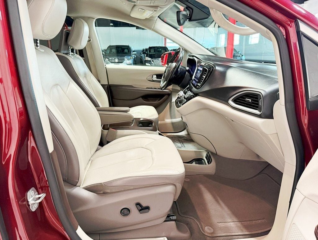 2018 Chrysler Pacifica Touring L Plus FWD - 22912523 - 41