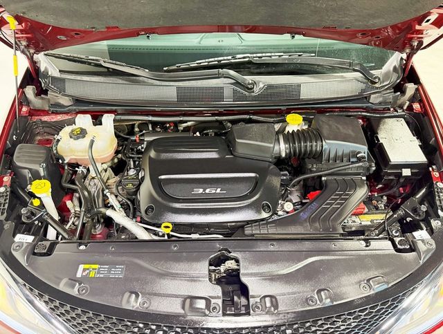 2018 Chrysler Pacifica Touring L Plus FWD - 22912523 - 43