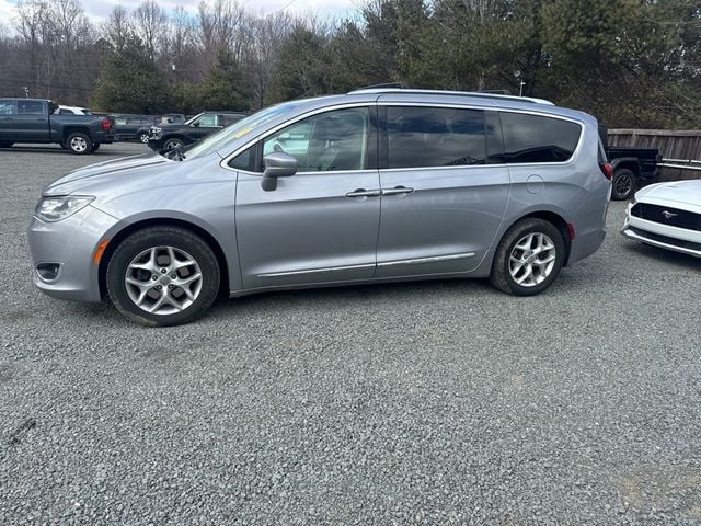 2018 Chrysler Pacifica Touring L Plus FWD - 22778231 - 3