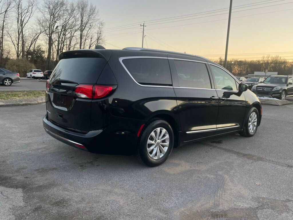 2018 Chrysler Pacifica Touring L Plus FWD - 22735454 - 2