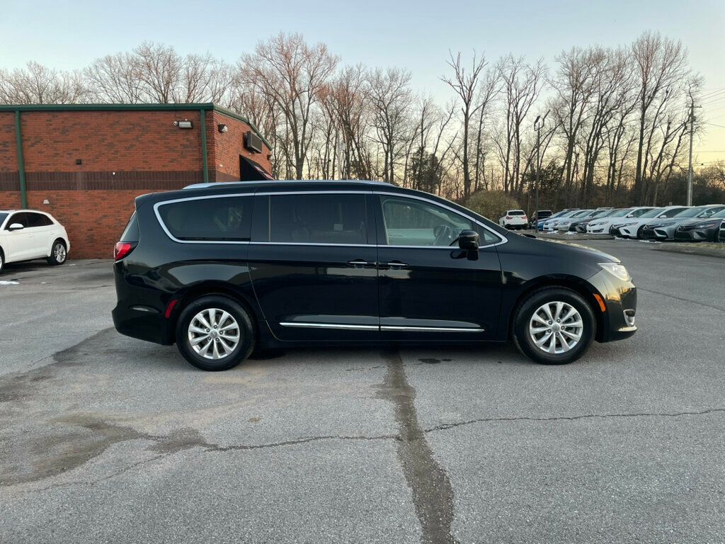 2018 Chrysler Pacifica Touring L Plus FWD - 22735454 - 6