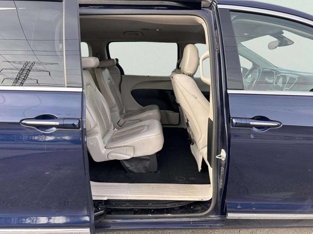 2018 Chrysler Pacifica Touring L Plus FWD - 22963947 - 18
