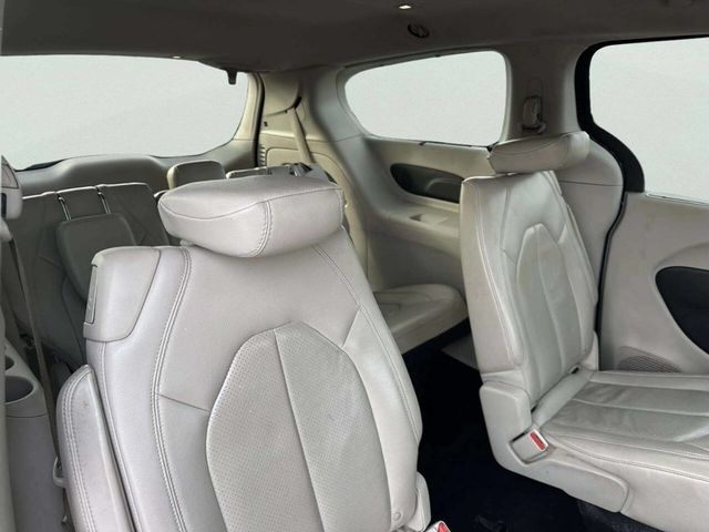 2018 Chrysler Pacifica Touring L Plus FWD - 22963947 - 19