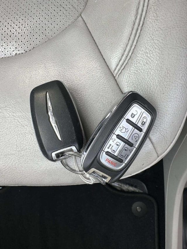 2018 Chrysler Pacifica Touring L Plus FWD - 22963947 - 38