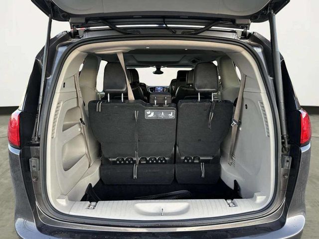 2018 Chrysler Pacifica Touring L Plus FWD - 22970218 - 26