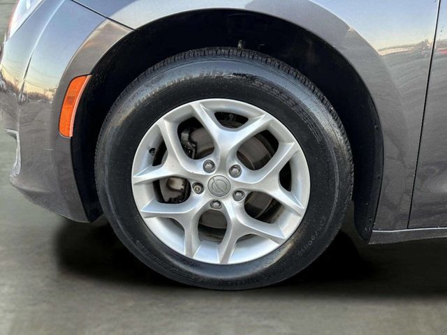 2018 Chrysler Pacifica Touring L Plus FWD - 22970218 - 31