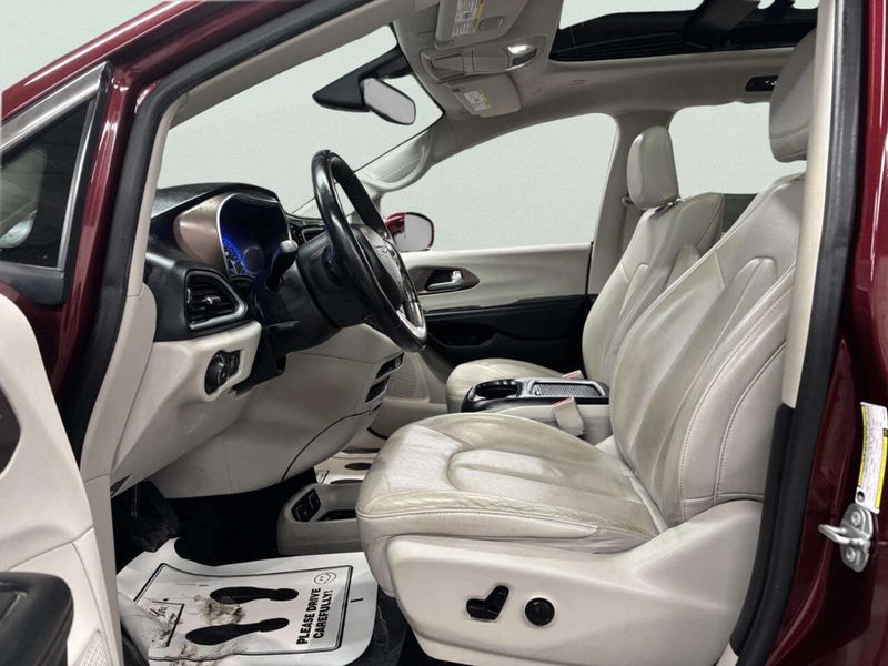 2018 Chrysler Pacifica Touring L Plus FWD - 22982596 - 11